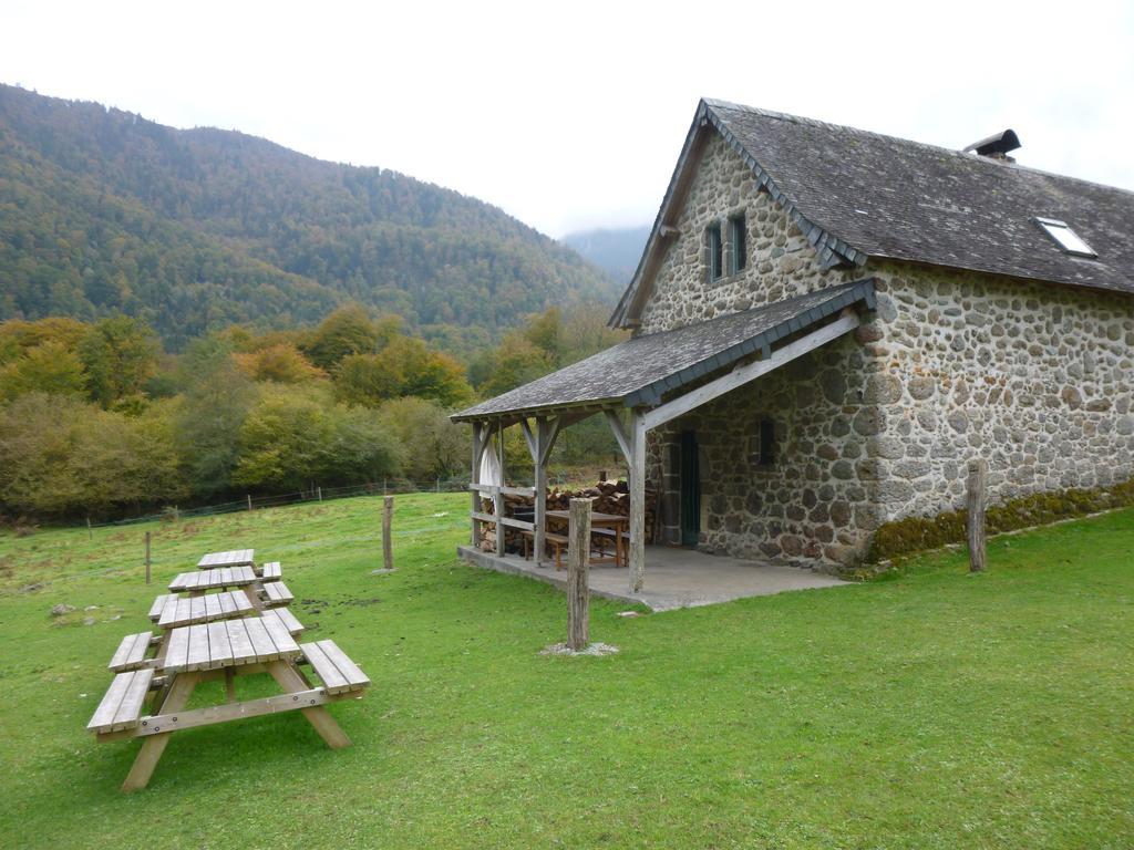 Les Chalets De La Foret D'Issaux Osse-en-Aspe Luaran gambar
