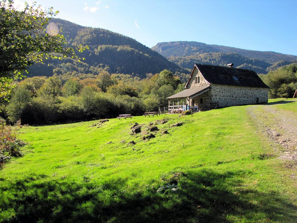 Les Chalets De La Foret D'Issaux Osse-en-Aspe Luaran gambar