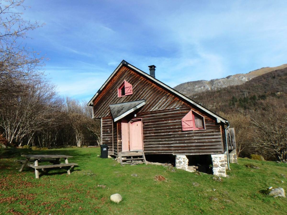 Les Chalets De La Foret D'Issaux Osse-en-Aspe Luaran gambar